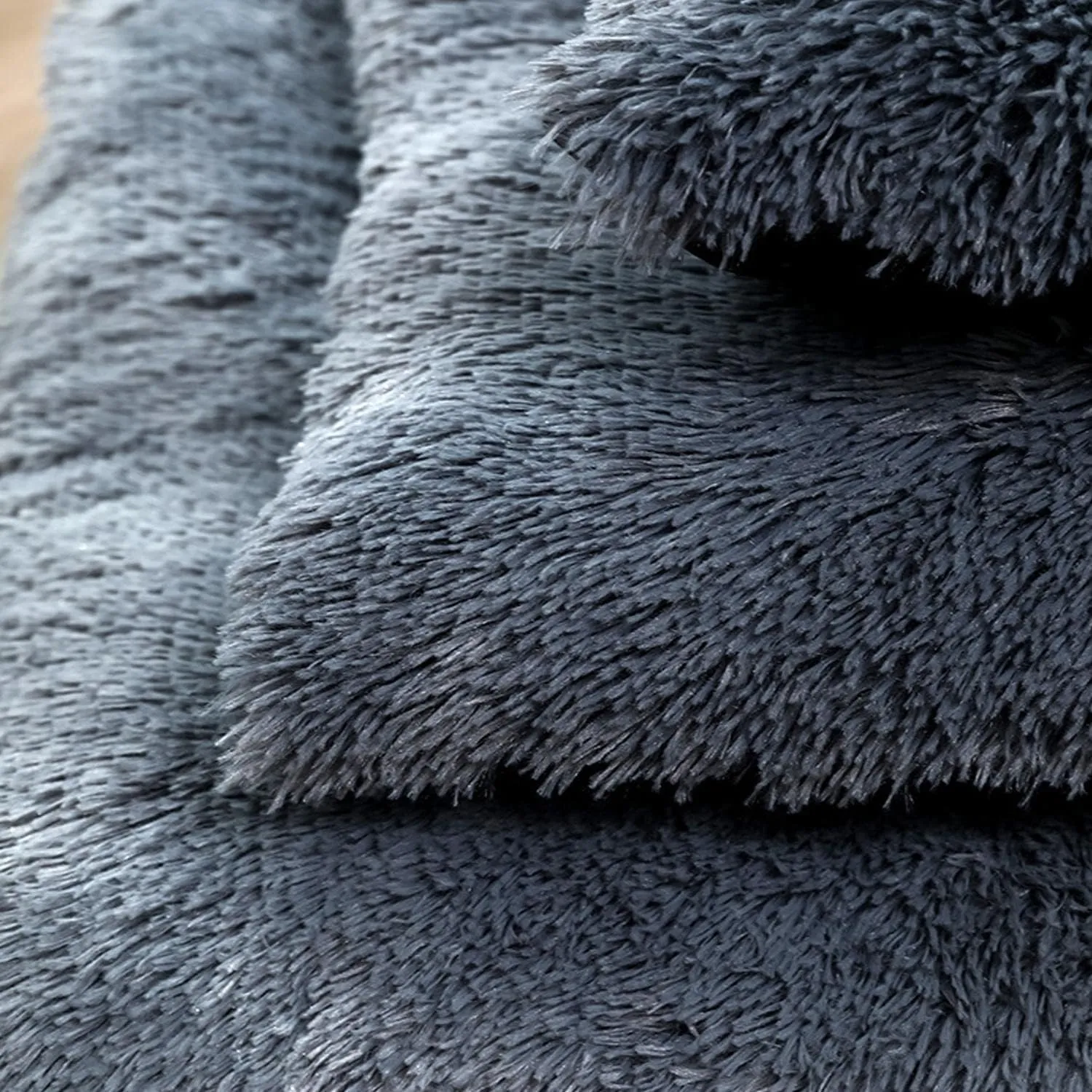Large Dog Bed Washable Faux Fur Pet Bed Anti Anxiety Warm Dog Cushion Sleeping Mat Non-Slip Dog Pad 17x12inch Self-Warming Dog Mats for Small Medium Large Dogs Cats-Light Gray
