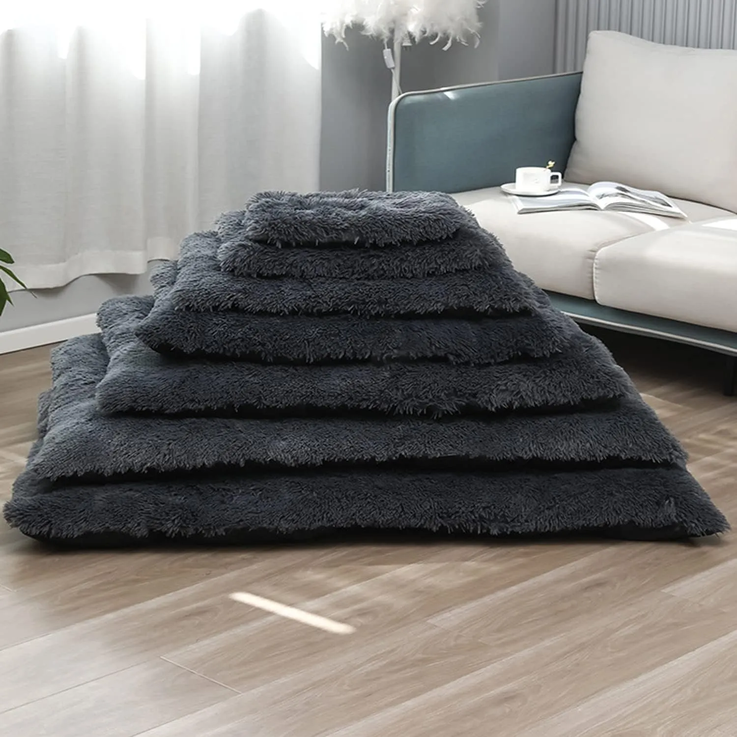 Large Dog Bed Washable Faux Fur Pet Bed Anti Anxiety Warm Dog Cushion Sleeping Mat Non-Slip Dog Pad 17x12inch Self-Warming Dog Mats for Small Medium Large Dogs Cats-Light Gray
